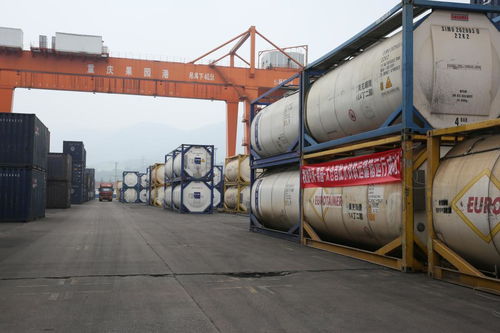 果园件散货公司首批罐式集装箱下水业务正式启动